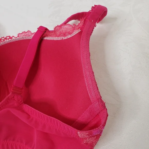 Victoria's Secret Body By Victoria Bra 34D - Picture 5 of 9